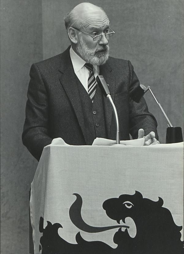 Hugo Reinhard spreekt op de academische zitting van Kredietbank over Karel Buls, 08/10/1981